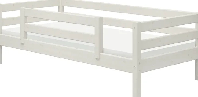 FLEXA Classic Bett 90x200cm mit 1/2 Absturzsicherung weiß lasiert