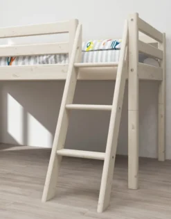 FLEXA Classic Halbhohes Bett mit Schrägleiter und Rutsche weiß lasiert Sale