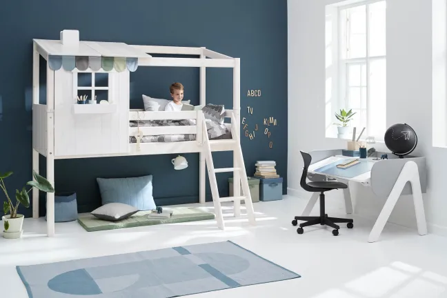 FLEXA Classic halbhohes Bett mit halbem Baumhaus Aufsatz weiß lasiert/weiß