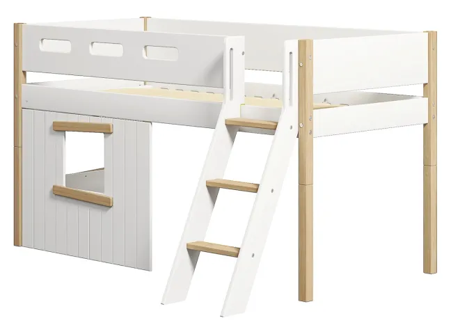 FLEXA Nor halbhohes Bett mit Schrägleiter und Baumhaus Panelen weiß/Eiche