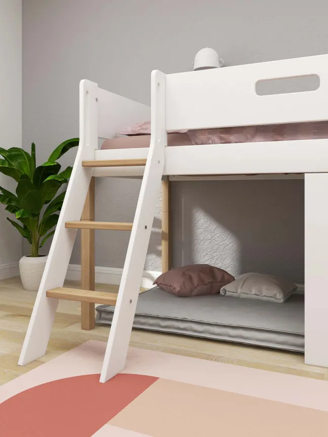 FLEXA Nor halbhohes Bett mit Schrägleiter und Baumhaus Panelen weiß/Eiche