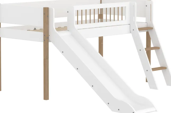 FLEXA Nor Halbhohes Bett mit Schrägleiter, Rutsche und Streben Absturzsicherung weiß/eiche