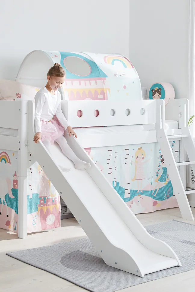 FLEXA White halbhohes Bett mit Schrägleiter und Rutsche weiß
