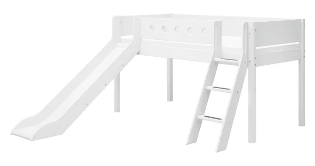 FLEXA White halbhohes Bett mit Schrägleiter und Rutsche weiß