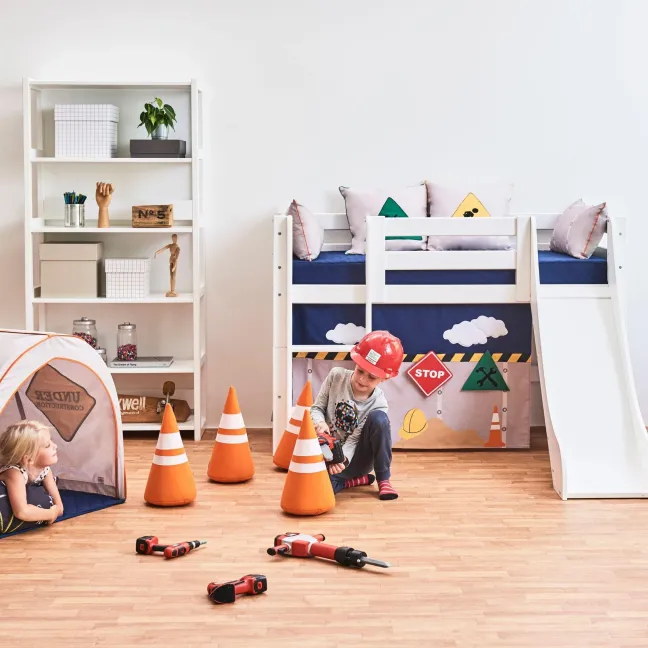 Hoppekids ECO Luxury Halbhochbett Junior 70x160cm mit Rollrost, Rutsche und gerader Leiter weiß