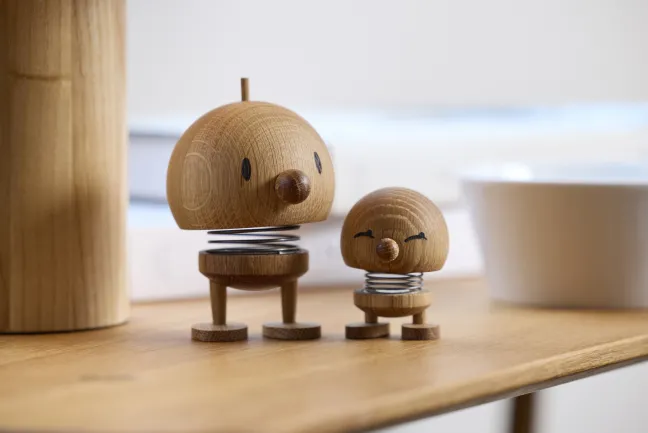 Hoptimist® Wackelfigur Bumble M Eiche geölt