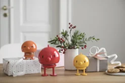 Hoptimist® Wackelfigur Bumble M rot 26108