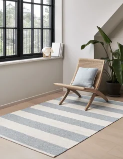 Pappelina Teppich Bob Blue Fog Vanilla 140 x 180 cm BO3H418