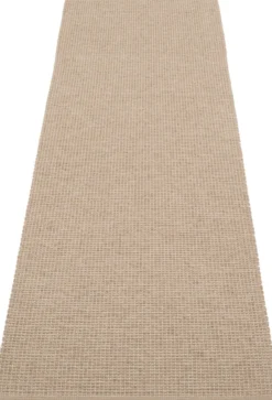 Pappelina Teppich Emm Potato/Beige Metallic 70 x 240 cm EMM6P724