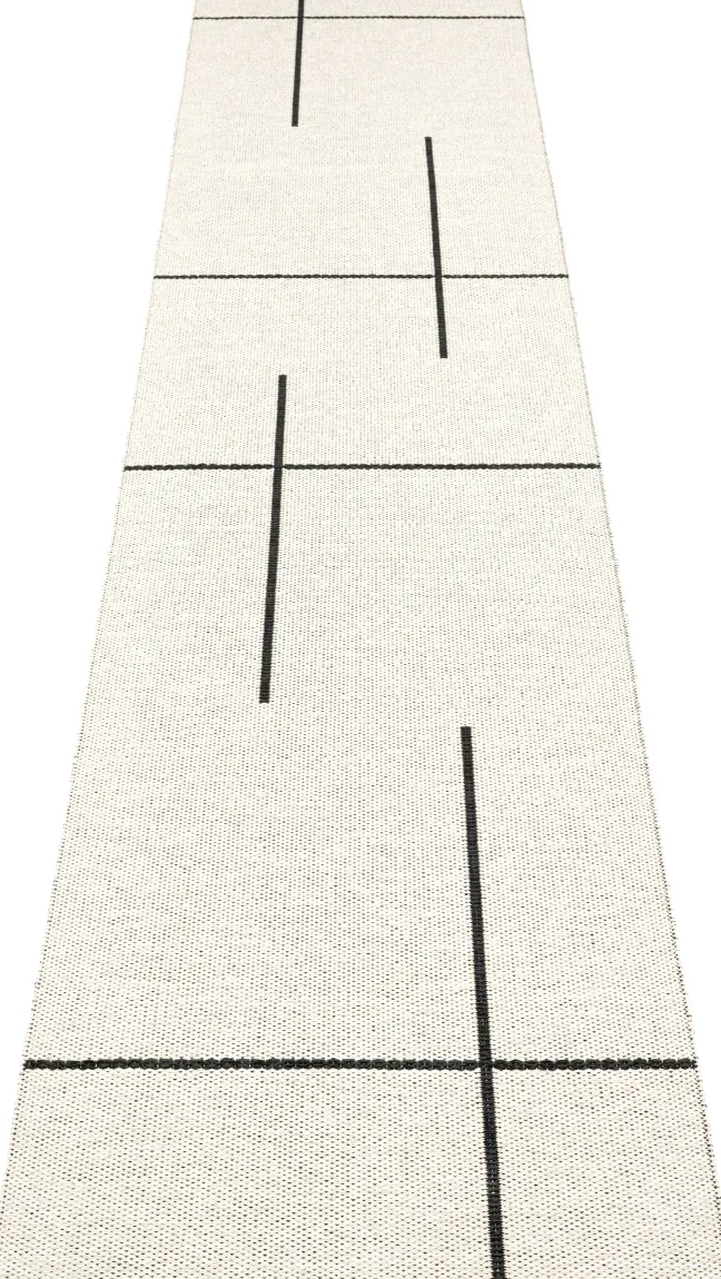 Pappelina Teppich Fred Black Vanilla 70 x 360 cm FRX736