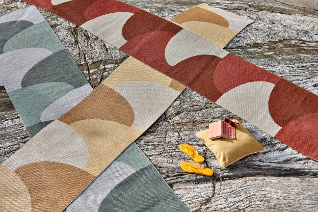 Pappelina Teppich HILL Dark Linen 70 x 360 cm HI9G736
