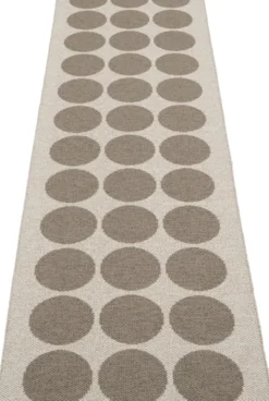 Pappelina Teppich Hugo Walnut Linen 70 x 240 cm HU6K724