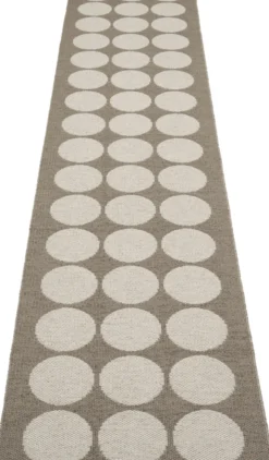Pappelina Teppich Hugo Walnut Linen 70 x 320 cm HU6K732