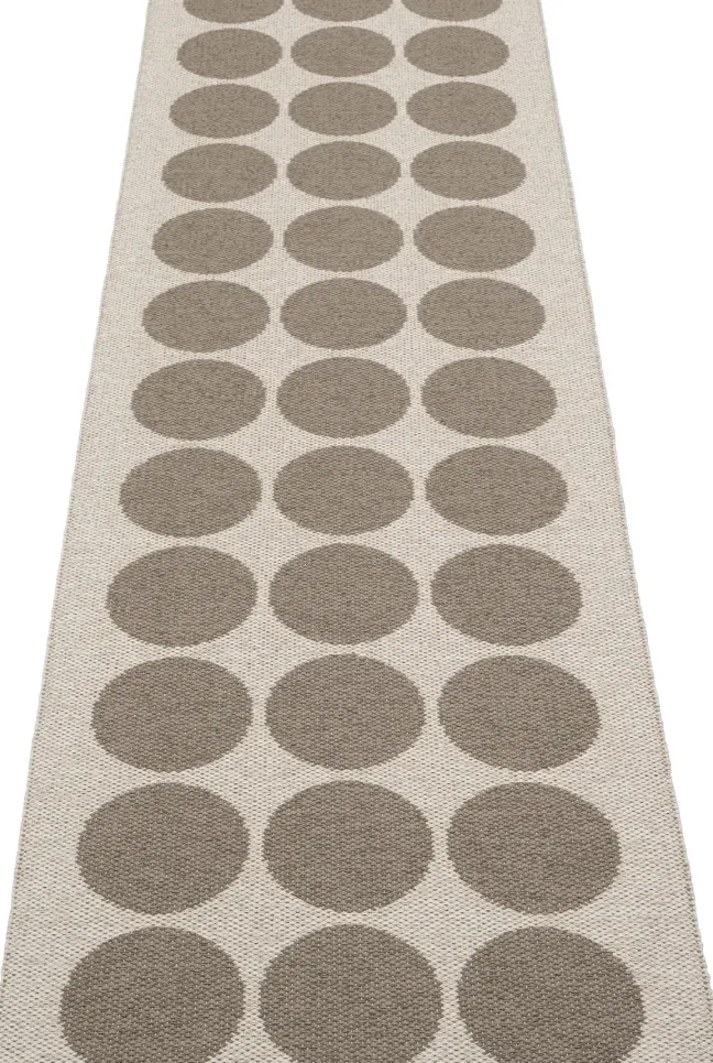 Pappelina Teppich Hugo Walnut Linen 70 x 400 cm HU6K740
