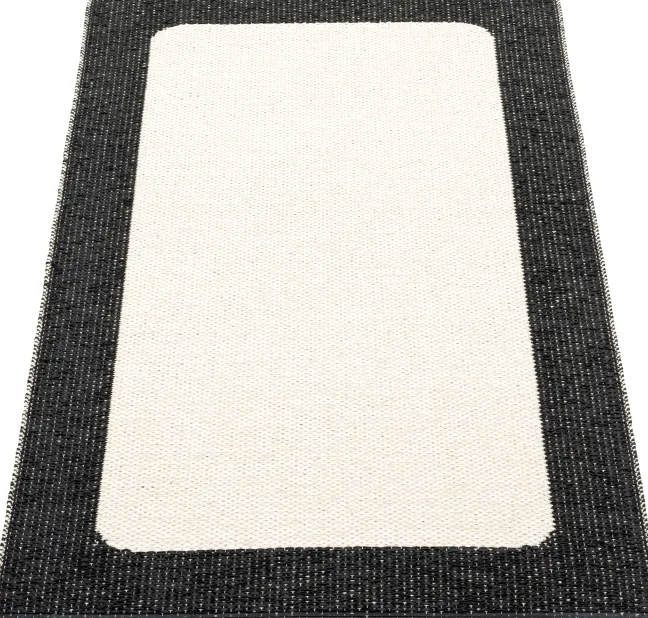 Pappelina Teppich Ilda Black Vanilla 70 x 120 cm ILX712