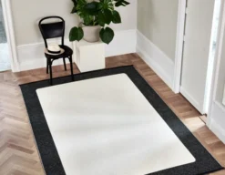 Pappelina Teppich Ilda Black Vanilla 180 x 260 cm ILX1826