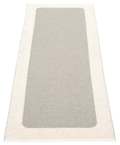 Pappelina Teppich Ilda Warm Grey Vanilla 70 x 180 cm IL9D718