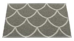 Pappelina Teppich Kotte Charcoal/Warm Grey 70 x 50 cm KE9A705