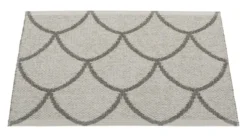 Pappelina Teppich Kotte Charcoal/Warm Grey 70 x 50 cm KE9A705
