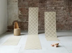 Pappelina Teppich Kotte Sand/Vanilla 70 x 225 cm KE6G722
