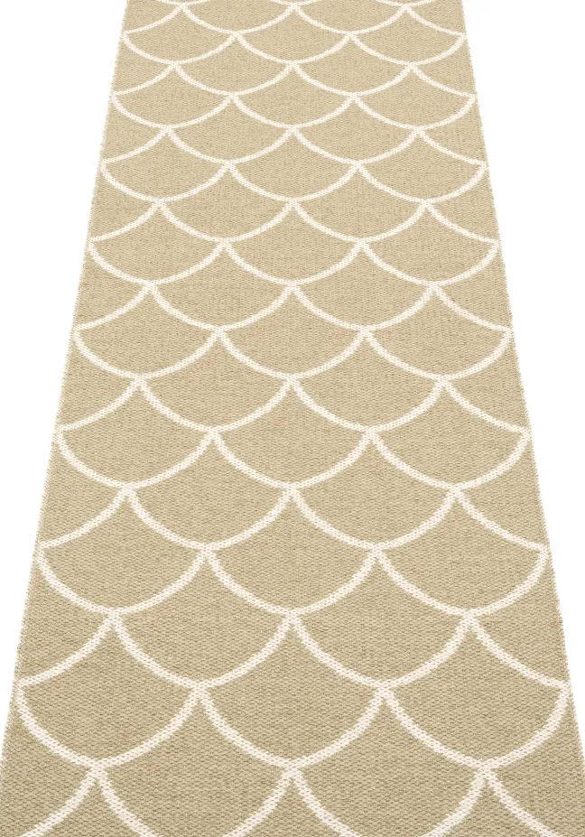 Pappelina Teppich Kotte Sand/Vanilla 70 x 225 cm KE6G722