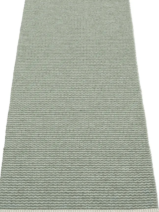 Pappelina Teppich Mono Sage/Army 60 x 150 cm MN1M615