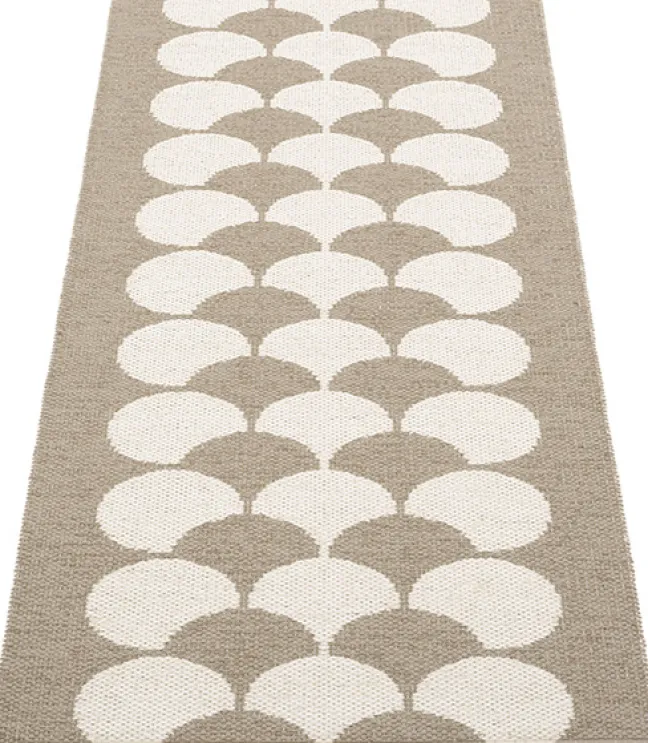 Pappelina Teppich POPPY Potato 70 x 150 cm PY26P715