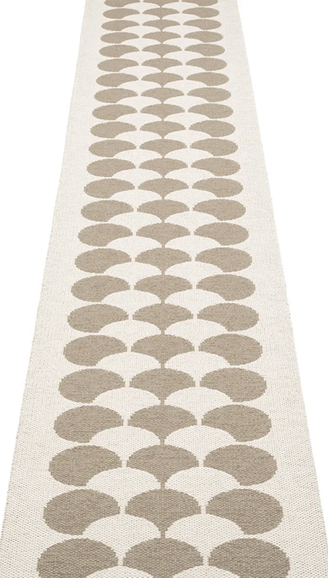 Pappelina Teppich POPPY Potato 70 x 350 cm PY26P735