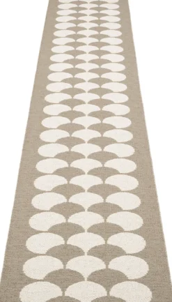 Pappelina Teppich POPPY Potato 70 x 350 cm PY26P735