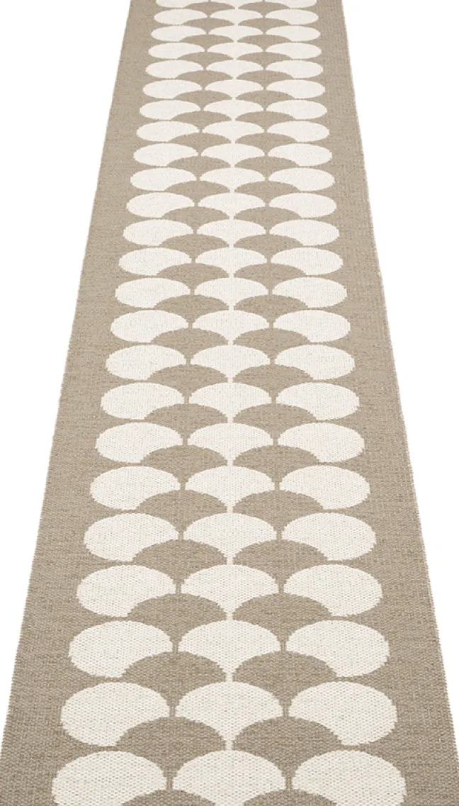 Pappelina Teppich POPPY Potato 70 x 350 cm PY26P735