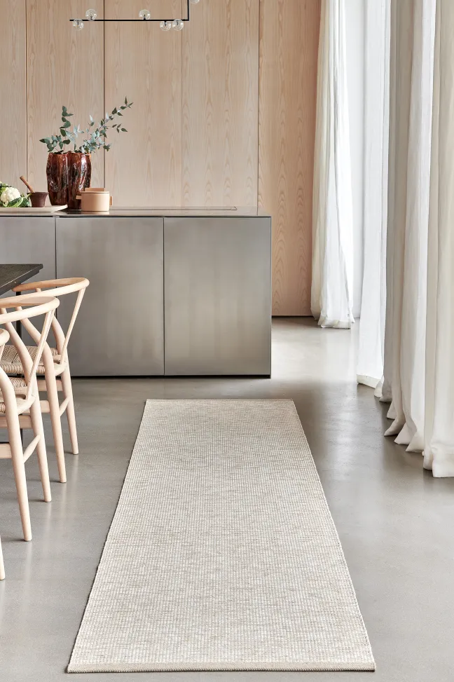 Pappelina Teppich Sam Beige/Vanilla 70 x 225 cm SAM6E722