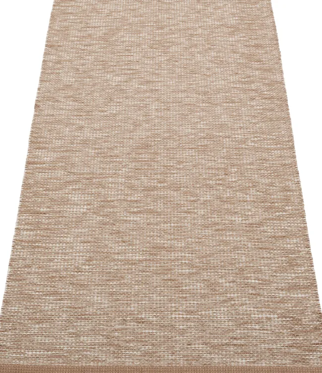 Pappelina Teppich Sam Brown/Linen 70 x 150 cm SAM6A715