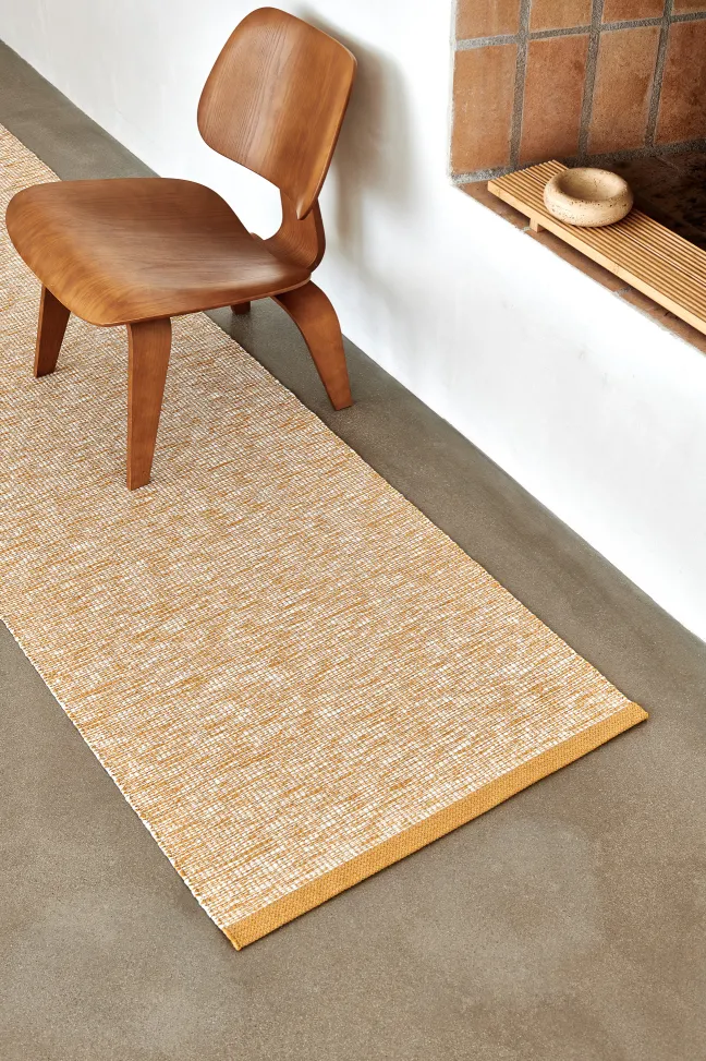 Pappelina Teppich Sam Ochre/Fossil Grey 70 x 300 cm SAM5B730