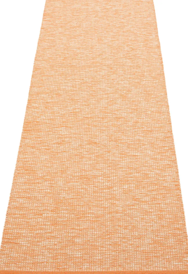 Pappelina Teppich Sam Pale Orange/Cream 70 x 225 cm SAM4A722