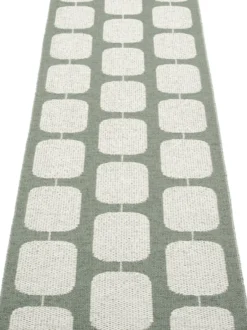Pappelina Teppich Sten Army Fossil grey 70 x 200 cm ST1G720