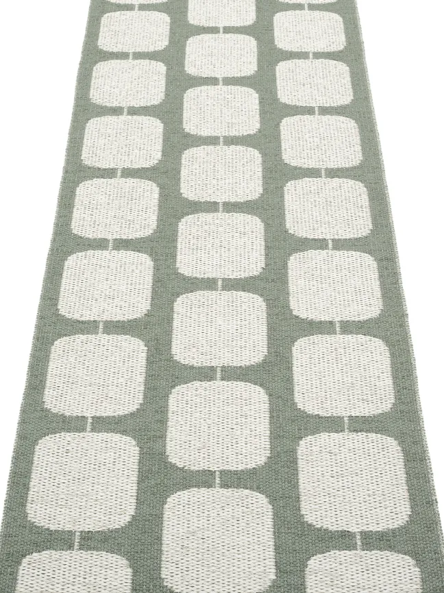 Pappelina Teppich Sten Army Fossil grey 70 x 200 cm ST1G720