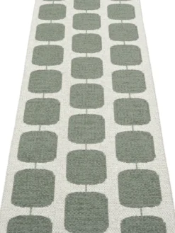 Pappelina Teppich Sten Army Fossil grey 70 x 200 cm ST1G720