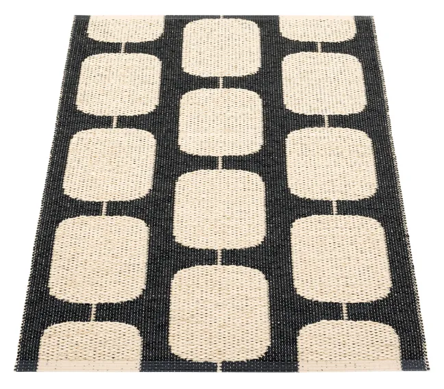 Pappelina Teppich Sten Black Cream 70 x 100 cm STX710