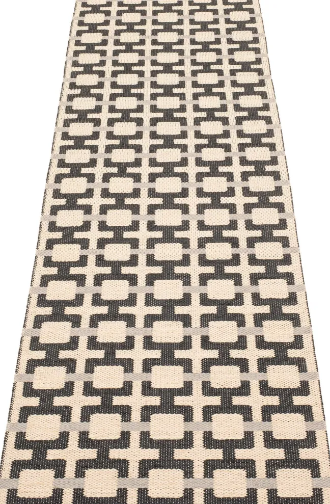 Pappelina Teppich TOM Black 70 x 180 cm TOMX718