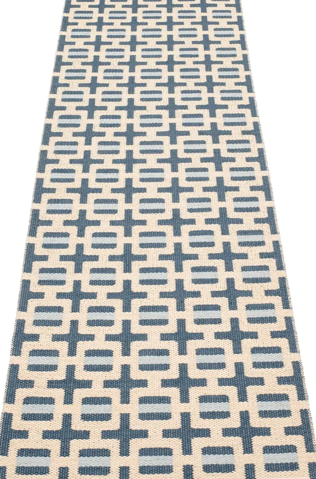 Pappelina Teppich TOM Ocean Blue 70 x 240 cm TOM3F724