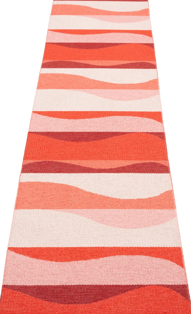 Pappelina Teppich Urvi Fire 70 x 300 cm UR2C730