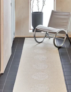 Pappelina Teppich VERA 2.0 Bio Edition Beige/Beige Metallic 70 x 280 cm V26E728