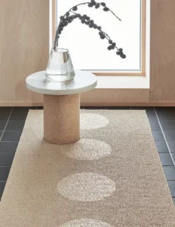 Pappelina Teppich VERA 2.0 Bio Edition Beige/Beige Metallic 70 x 200 cm V26E720
