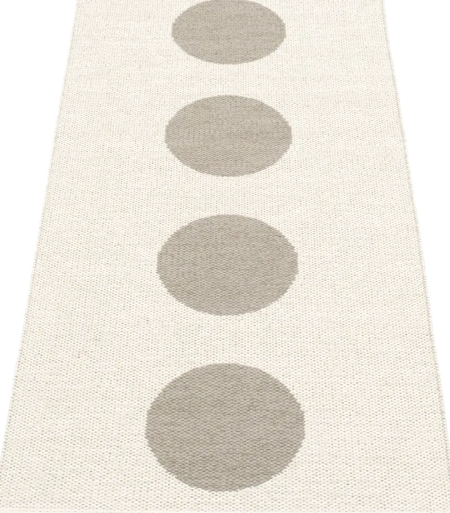 Pappelina Teppich Vera Mud Vanilla 70 x 150 cm VE6B715