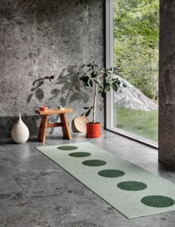 Pappelina Teppich VERA POP Leaf 70 x 280 cm VP1P728
