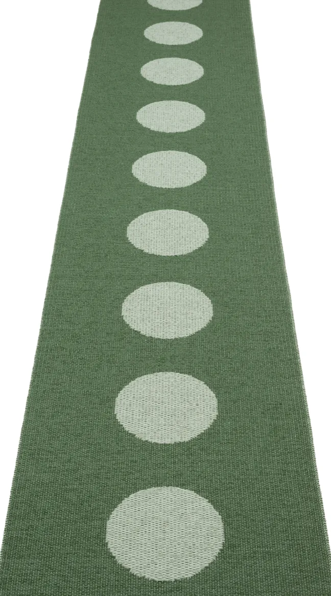 Pappelina Teppich VERA POP Leaf 70 x 360 cm VP1P736