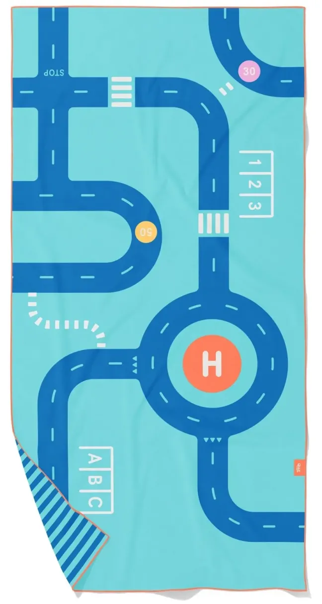 Quut Spieltuch M (140 x 70cm) On the road