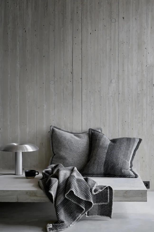 Roros Tweed FRI Lammwolldecke 150 x 200cm Gray Day 3456