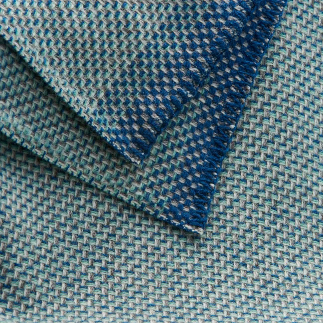 Roros Tweed UNA Lammwolldecke 200 x 150cm blau 3854