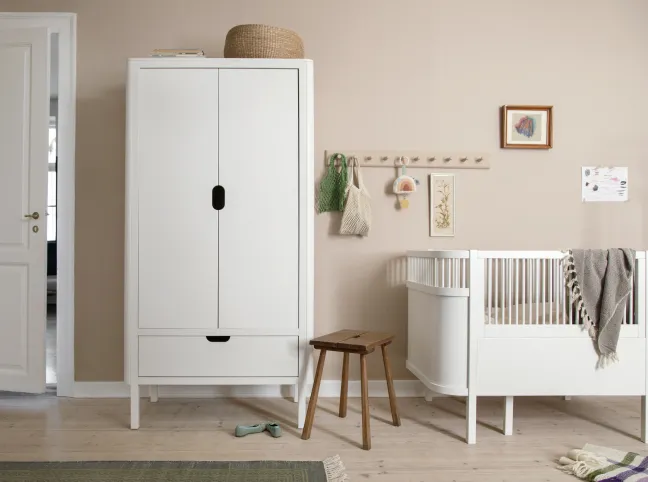 Sebra Kleiderschrank mit 2-Türen FSC classic weiß